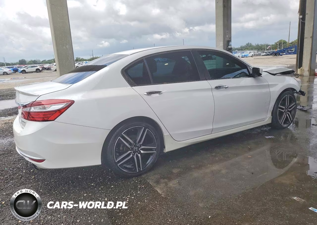 2016 Honda Accord Sport VIN:1HGCR2F5XGA073688 - 3