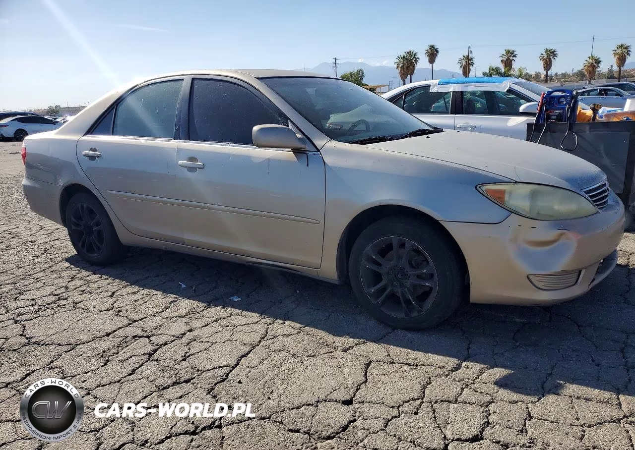 2005 Toyota Camry Le VIN:4T1BE32KX5U409662 - 4