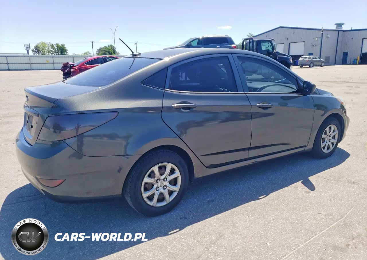 2013 Hyundai Accent Gls VIN:KMHCT4AE4DU443641 - 3