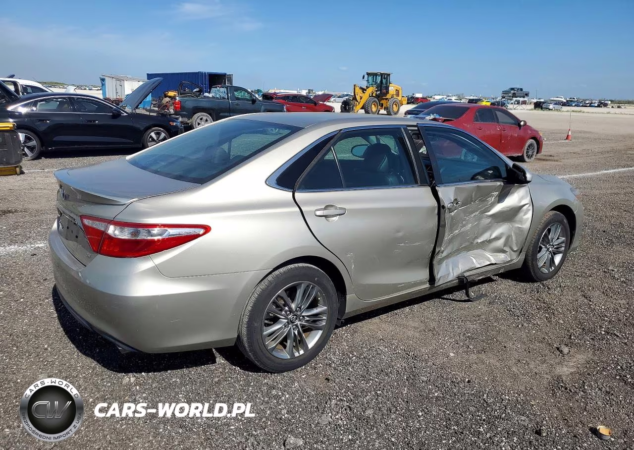 2017 Toyota Camry Se VIN:4T1BF1FKXHU366067 - 4