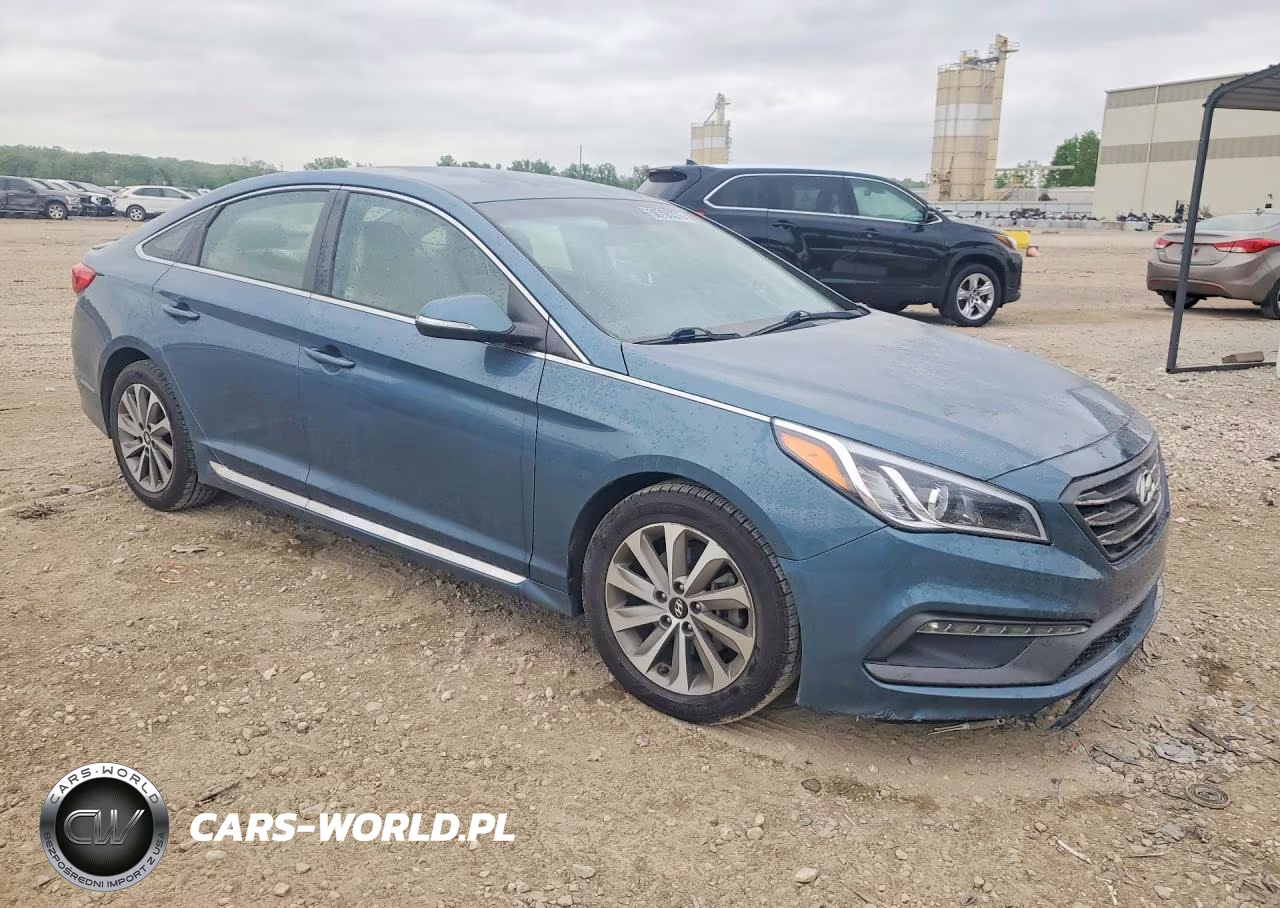 2015 Hyundai Sonata Sport VIN:5NPE34AF5FH101053 - 4