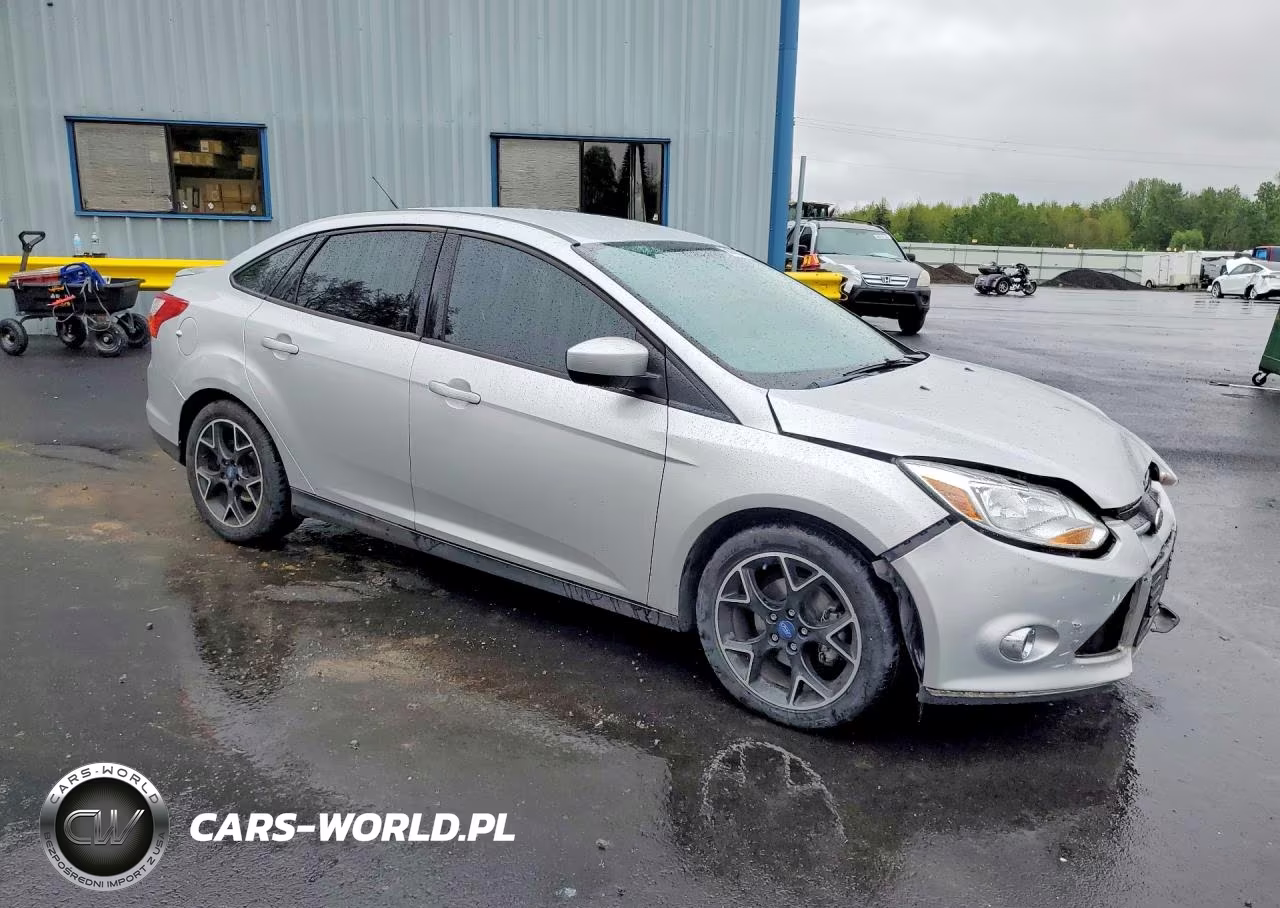 2012 Ford Focus Se VIN:1FAHP3F28CL386605 - 4