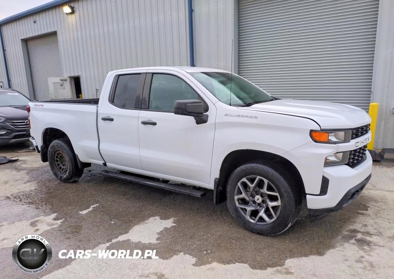 2020 Chevrolet Silverado K1500 VIN:1GCRYAEF3LZ300442 - 4
