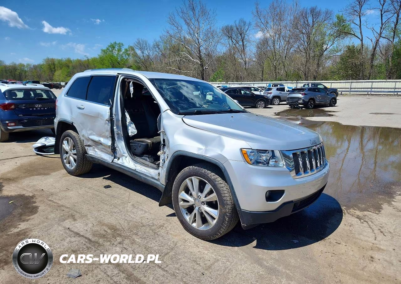 2011 Jeep Grand Cherokee Laredo VIN:1J4RR4GG6BC675676 - 4