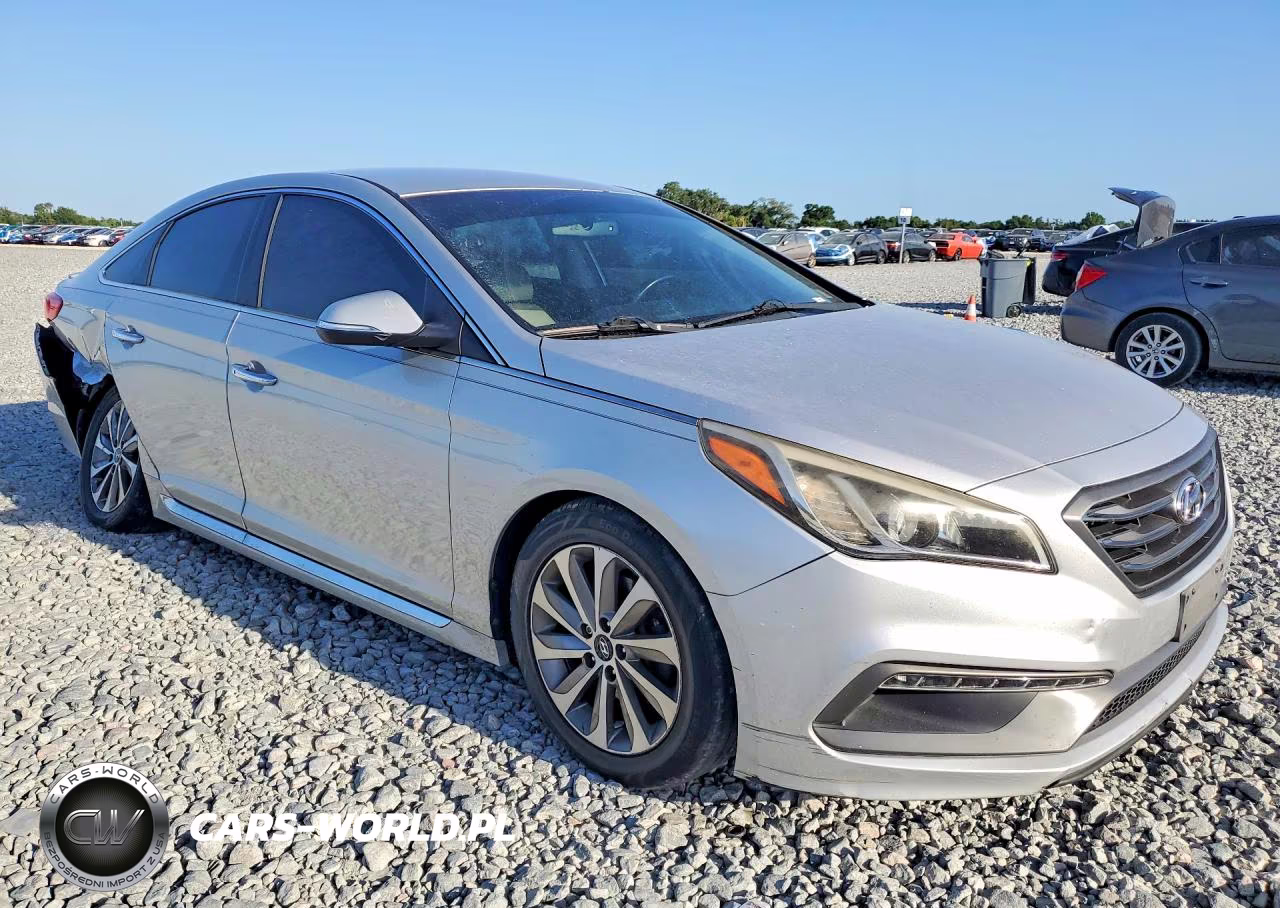 2015 Hyundai Sonata Sport VIN:5NPE34AF4FH056235 - 4