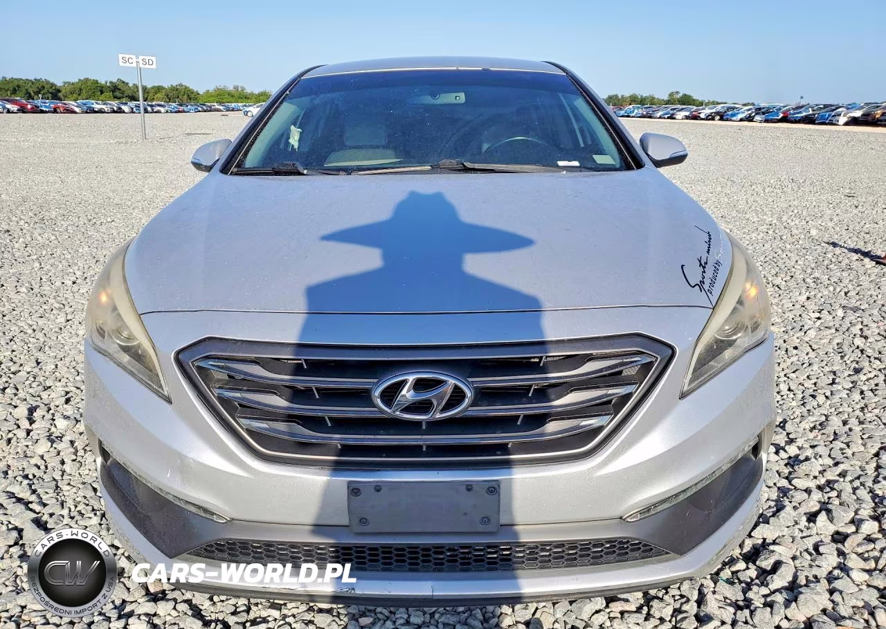 2015 Hyundai Sonata Sport VIN:5NPE34AF4FH056235 - 5