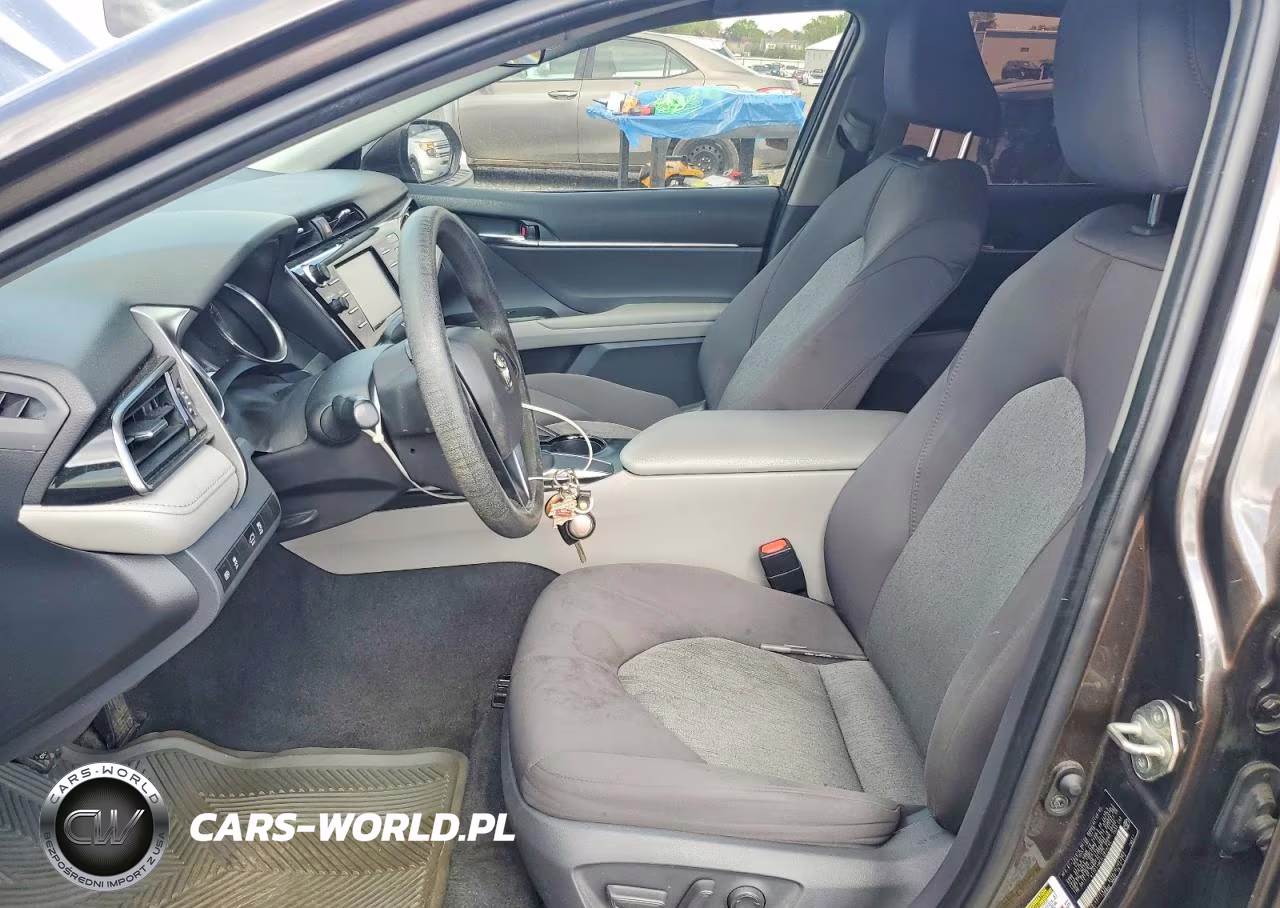 2020 Toyota Camry Le VIN:4T1C11AK4LU914745 - 7