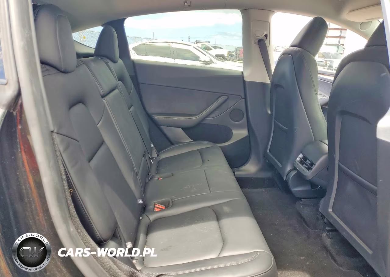 2025 Tesla Model Y VIN:7SAYGDED9SF317378 - 10