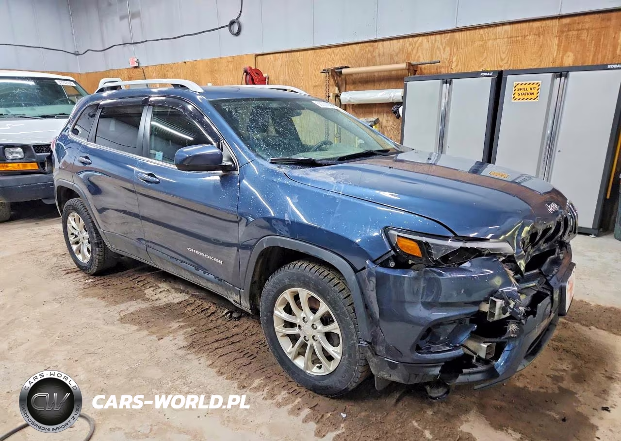 2019 Jeep Cherokee Latitude VIN:1C4PJMCB4KD386546 - 4