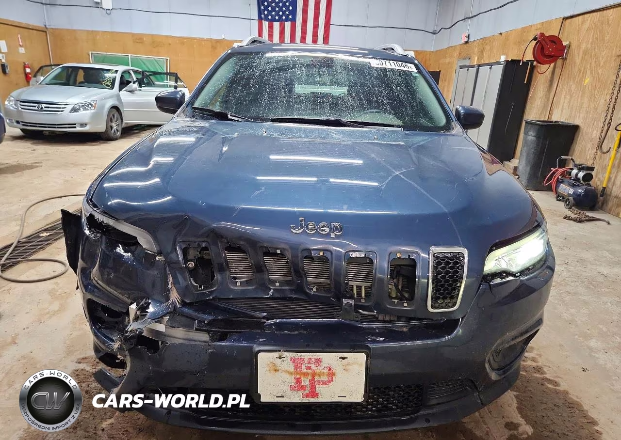 2019 Jeep Cherokee Latitude VIN:1C4PJMCB4KD386546 - 5