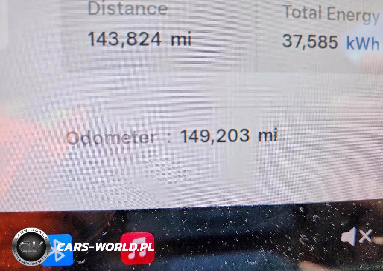 2018 Tesla Model 3 VIN:5YJ3E1EB6JF064447 - 9