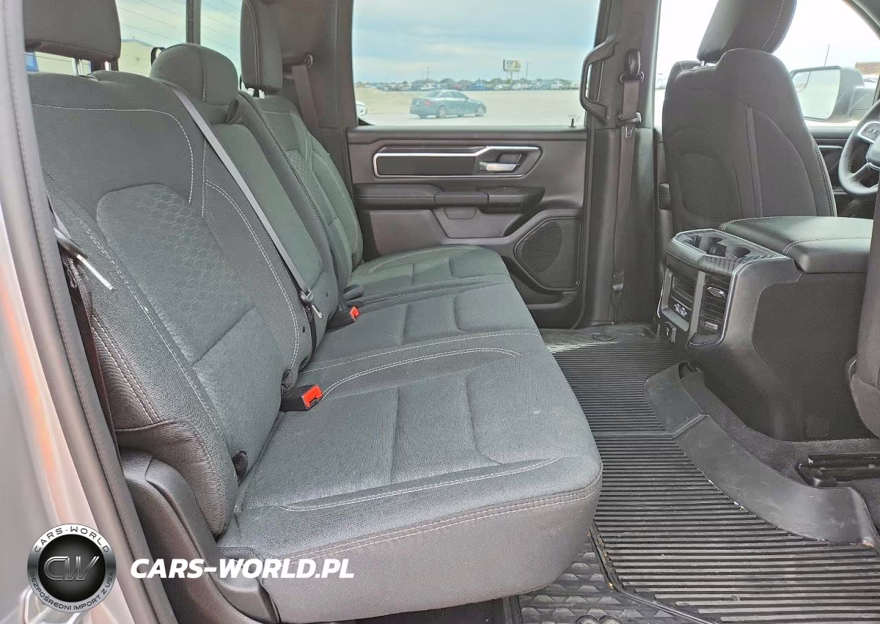 2025 Ram 1500 Big Horn VIN:1C6RREFP0SN718059 - 10