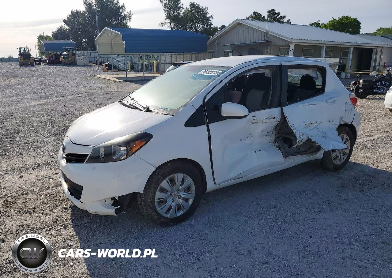 2012 Toyota Yaris 5-Door Le
