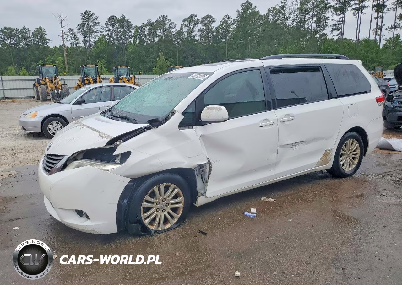 2014 Toyota Sienna Xle 8-Passenger
