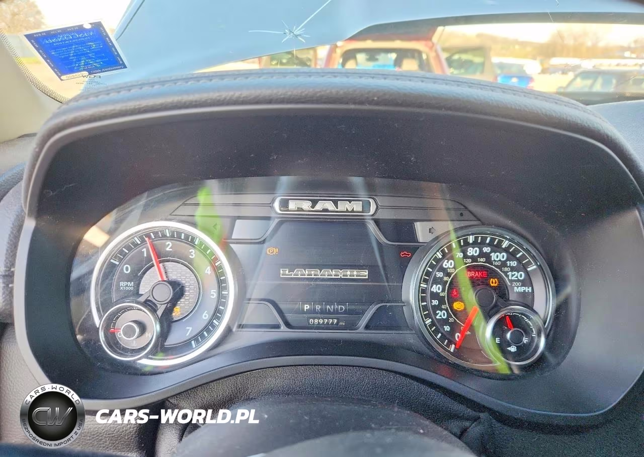 2019 Ram 1500 Laramie VIN:1C6SRFJT9KN504201 - 9
