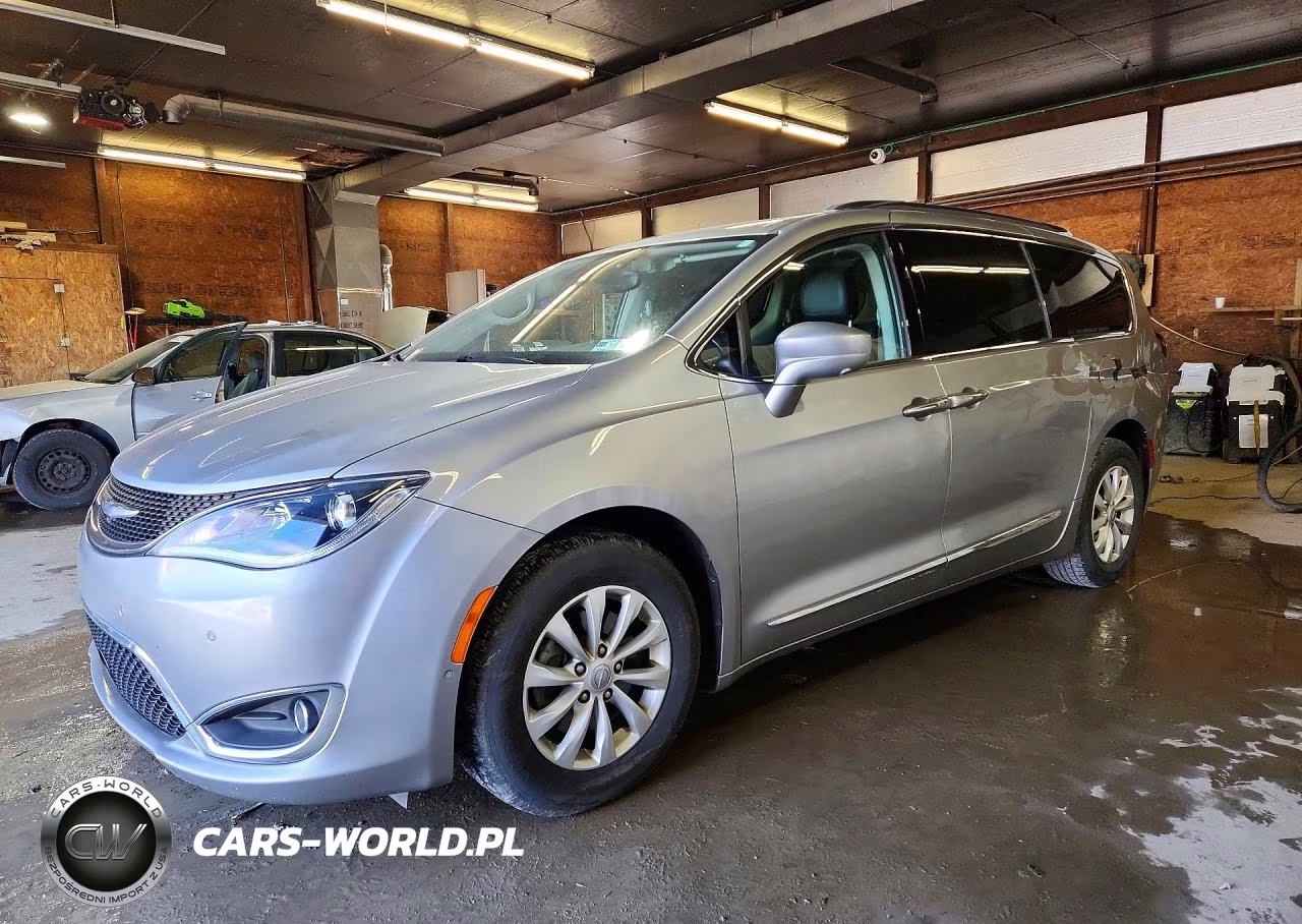 2018 Chrysler Pacifica Touring L
