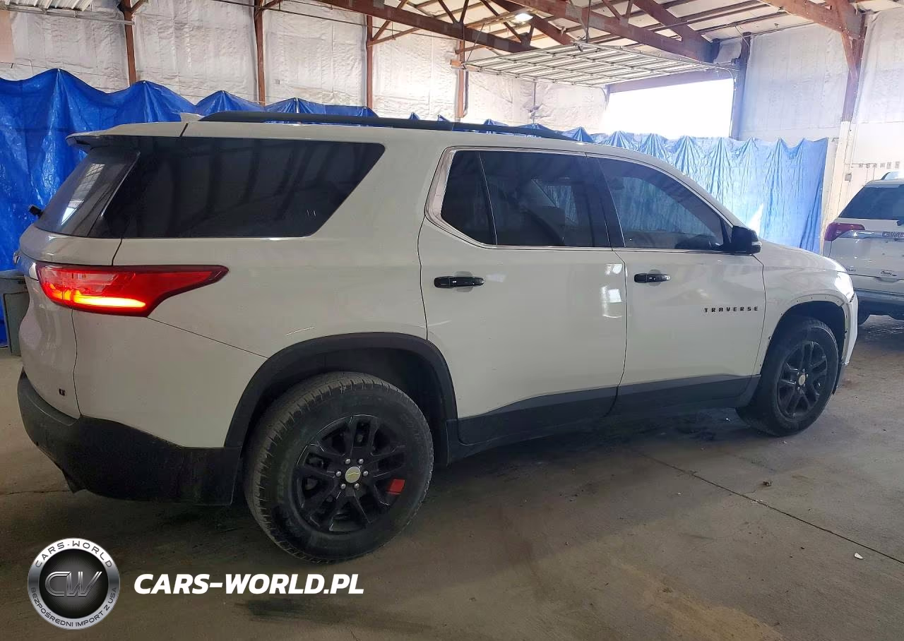 2019 Chevrolet Traverse Lt VIN:1GNERHKWXKJ257117 - 3