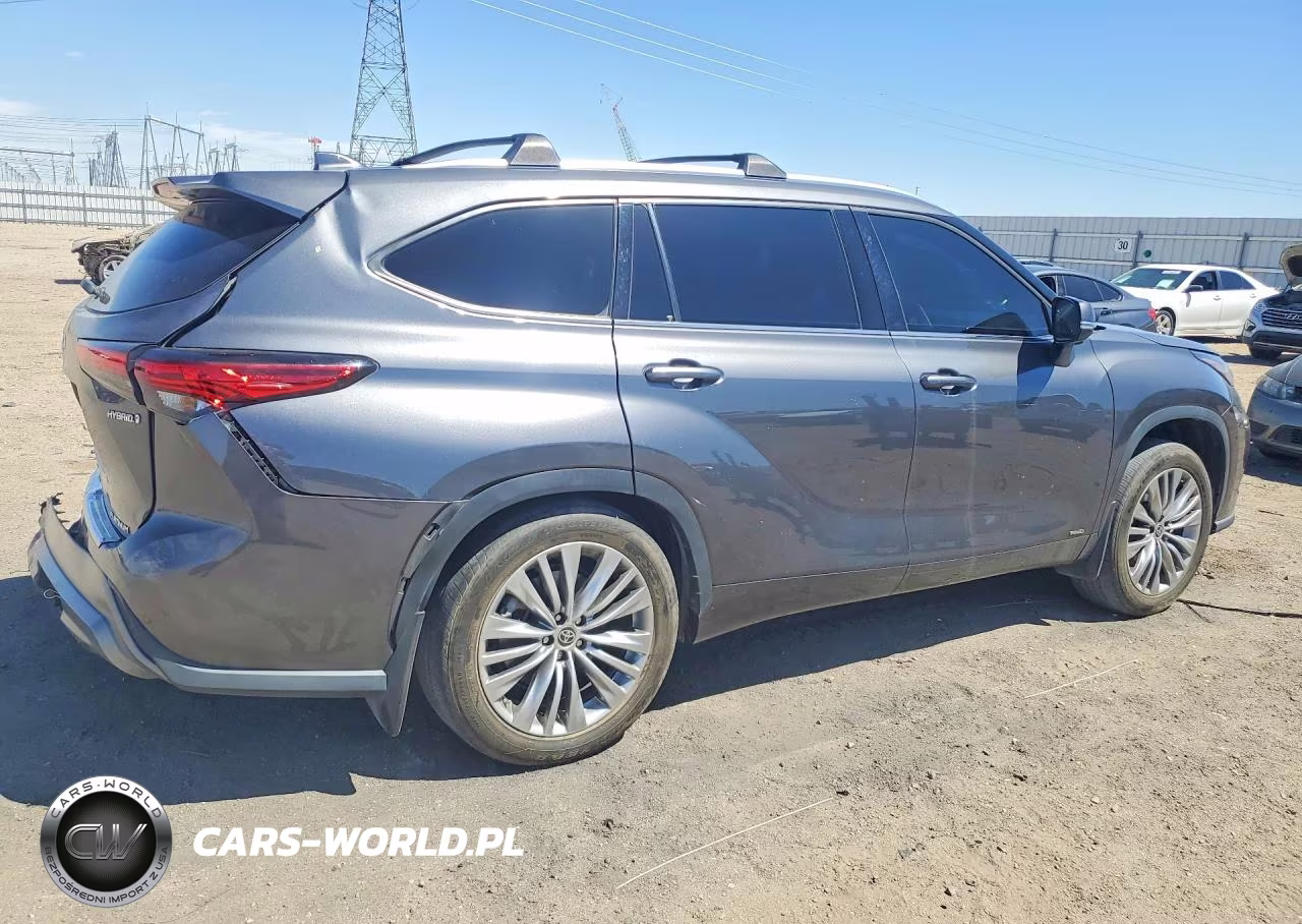 2023 Toyota Highlander Hybrid Platinum VIN:5TDEBRCH1PS107703 - 3