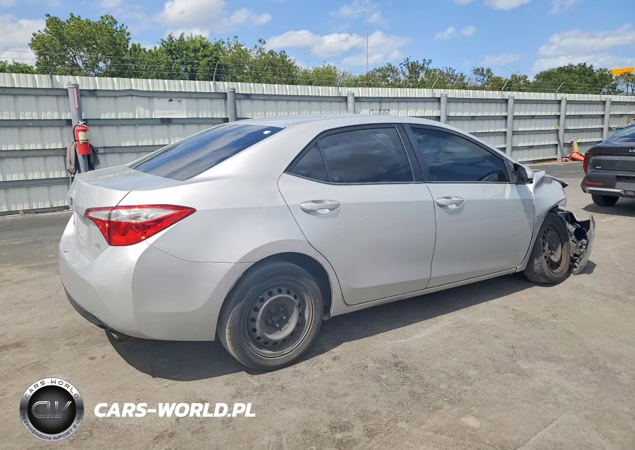 2016 Toyota Corolla Le VIN:2T1BURHE5GC494339 - 3