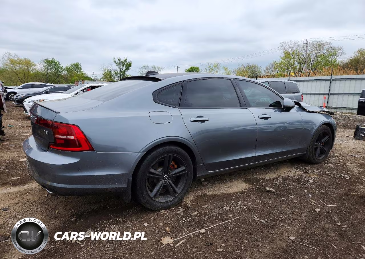 2018 Volvo S90 T5 Momentum VIN:LVY982AK1JP030184 - 3