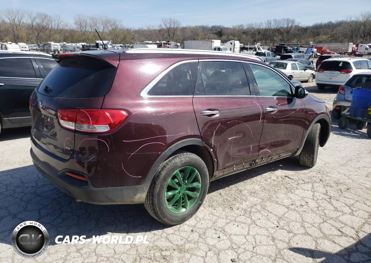 2018 Kia Sorento Lx VIN:5XYPG4A58JG394628 - 3