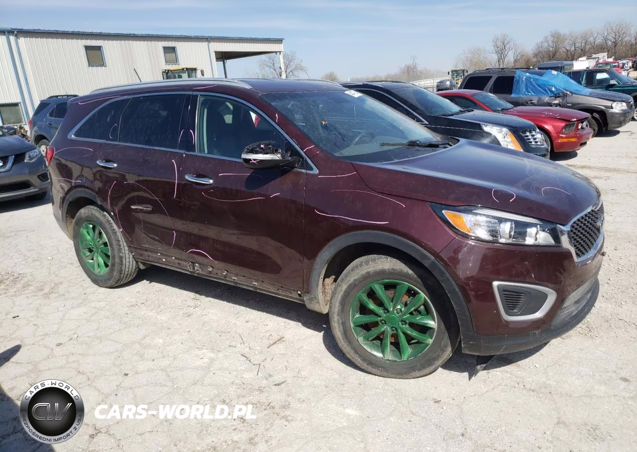 2018 Kia Sorento Lx VIN:5XYPG4A58JG394628 - 4