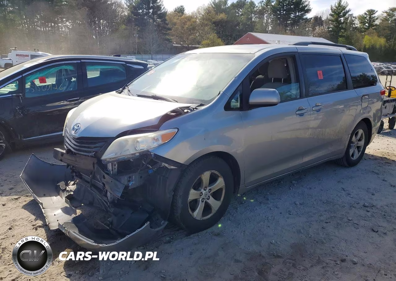 2011 Toyota Sienna Le