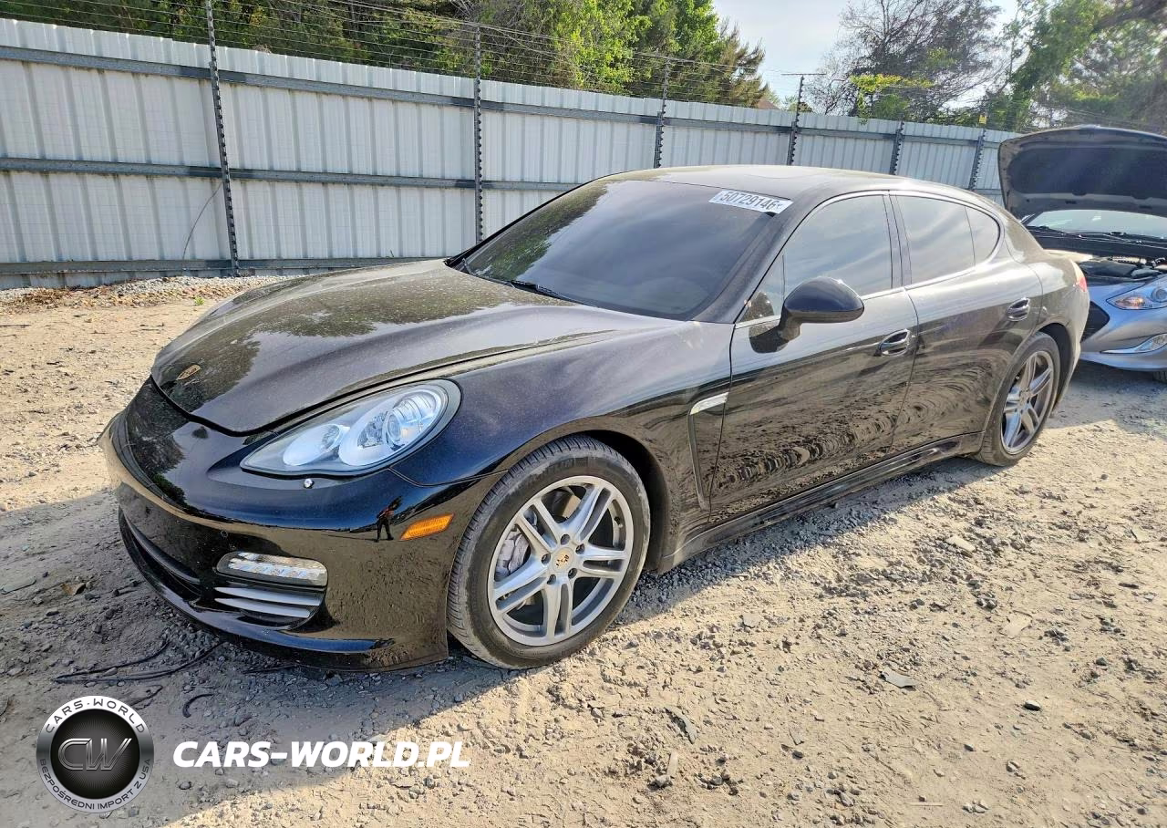 2011 Porsche Panamera 2