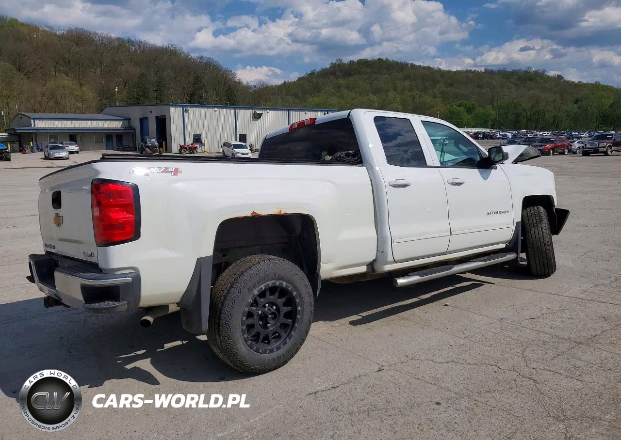 2017 Chevrolet Silverado K1500 Lt VIN:1GCVKREC6HZ132713 - 3