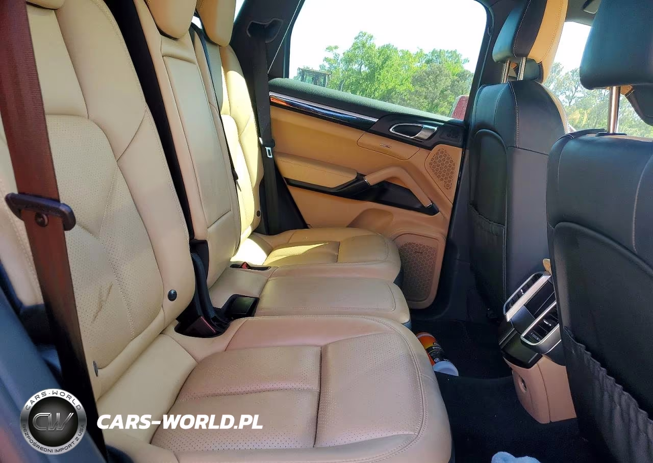 2016 Porsche Cayenne VIN:WP1AA2A22GLA00991 - 11