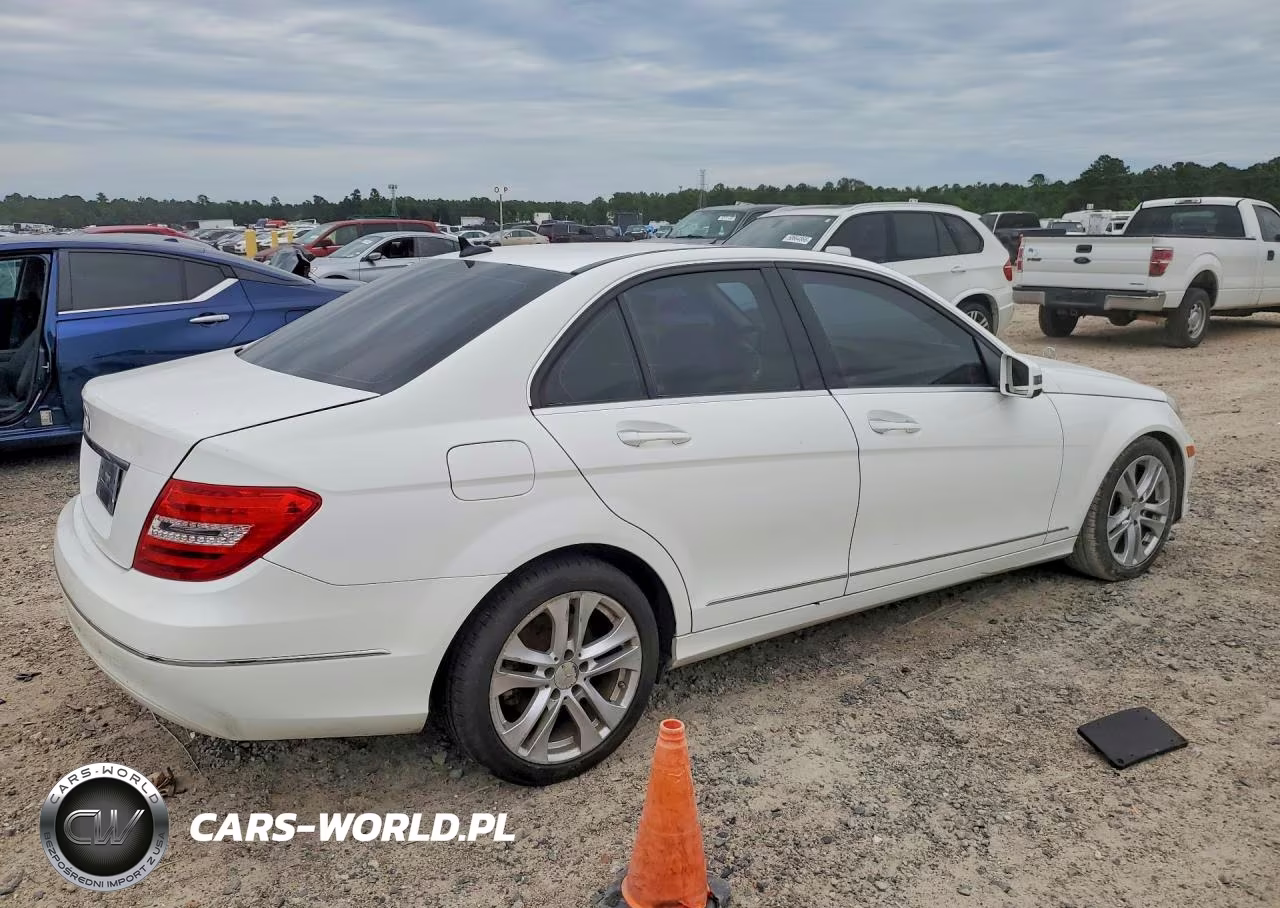 2013 Mercedes-Benz C 250 VIN:WDDGF4HB7DR252264 - 3