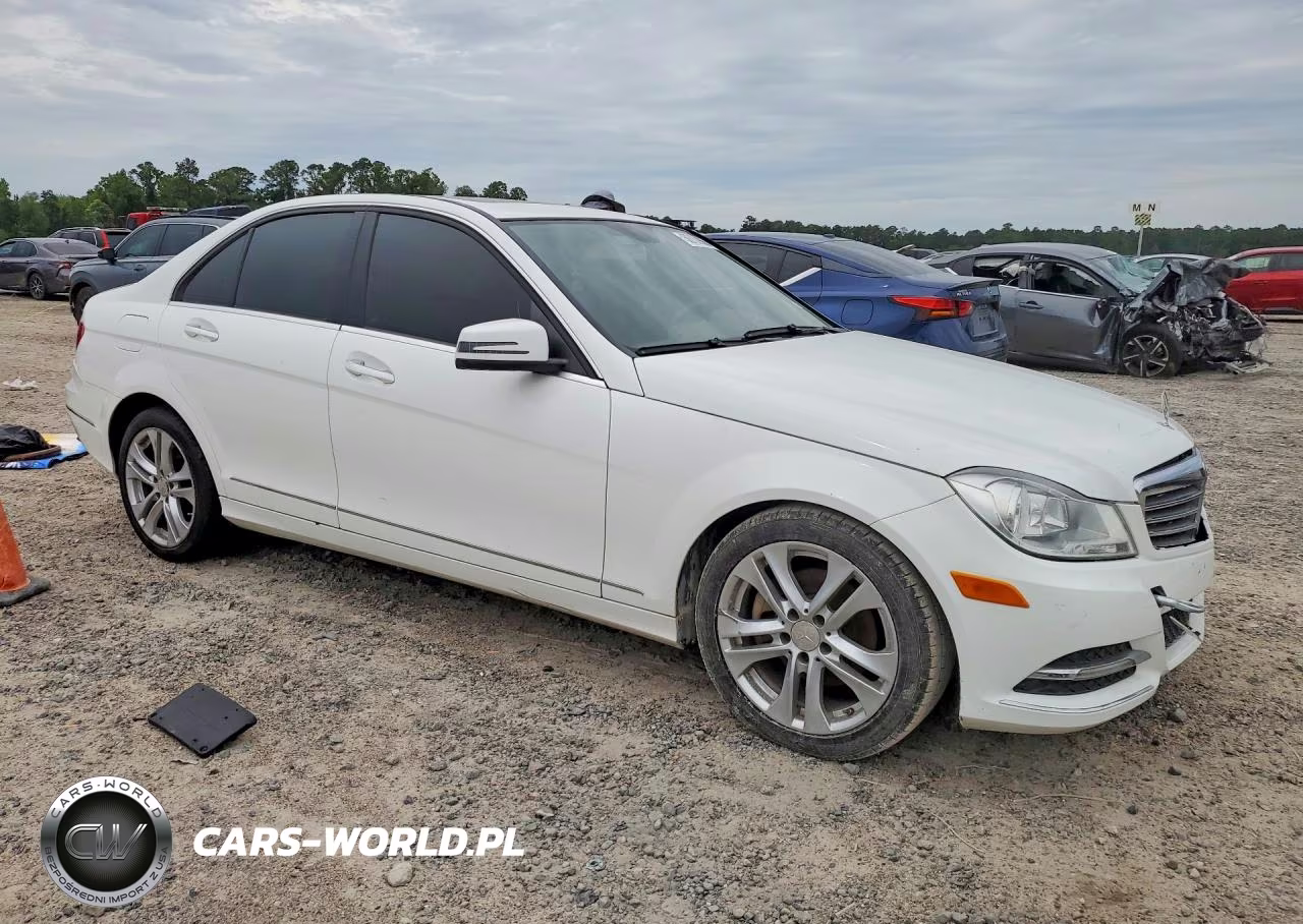 2013 Mercedes-Benz C 250 VIN:WDDGF4HB7DR252264 - 4