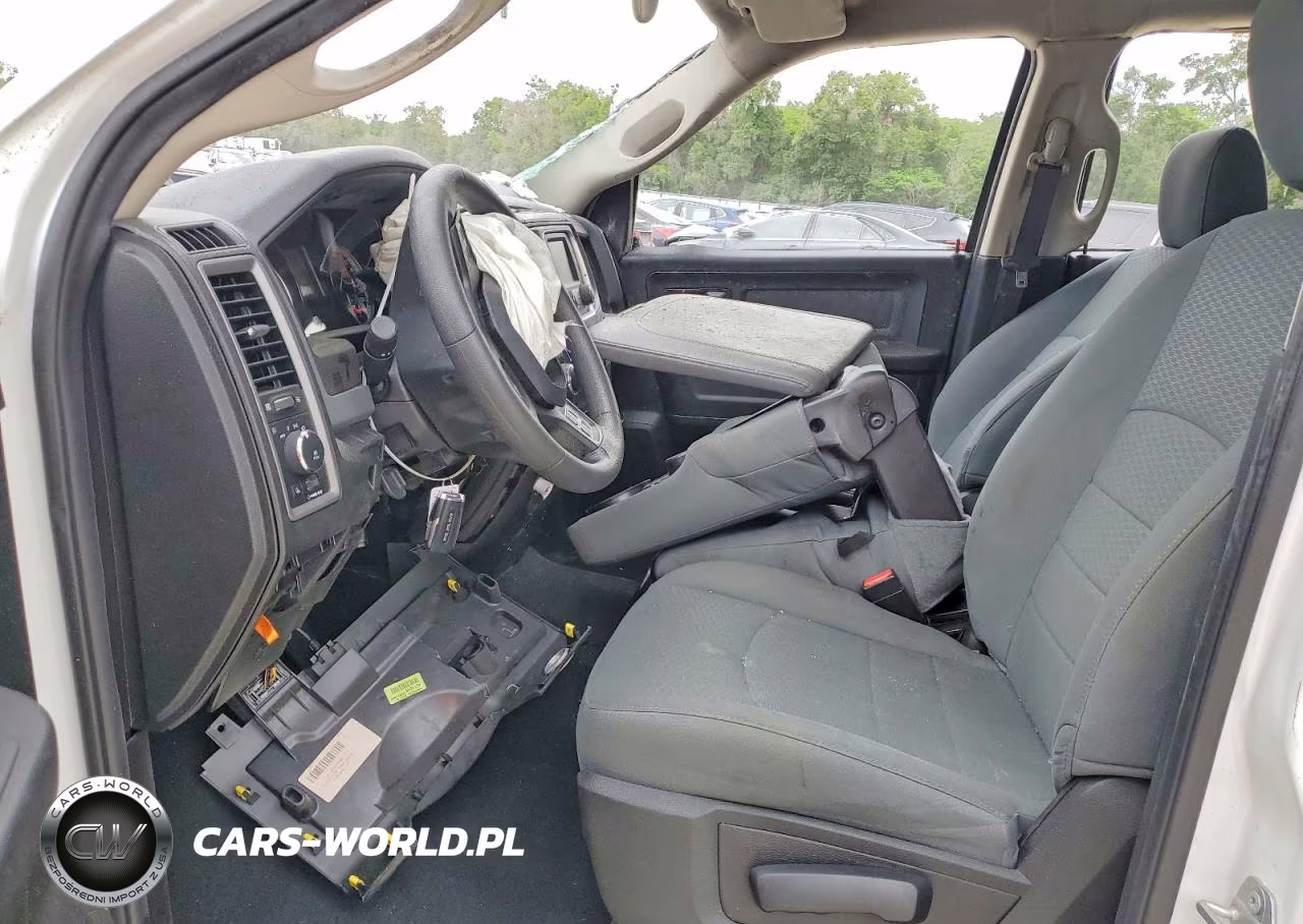 2019 Ram 1500 Classic Tradesman VIN:1C6RR6KT7KS746662 - 7