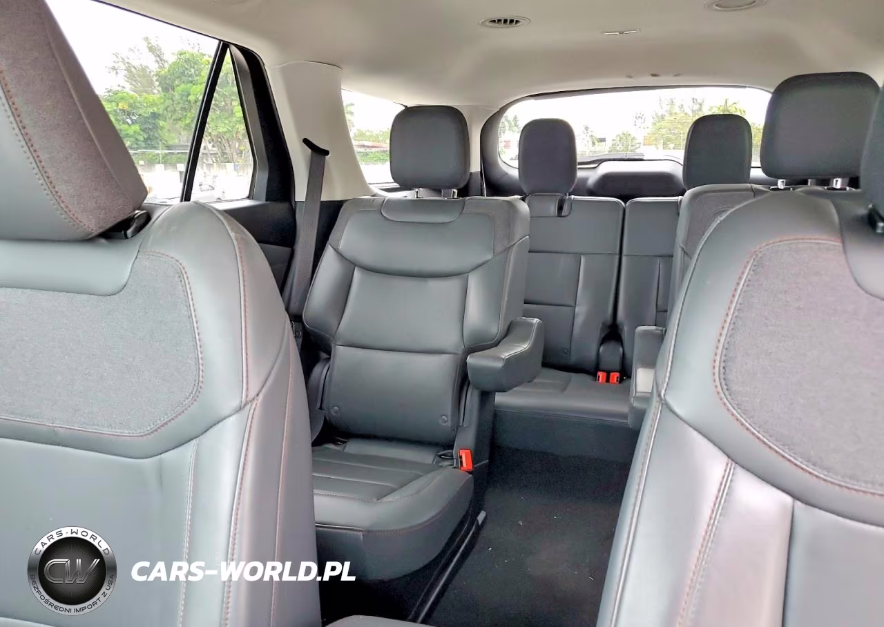 2025 Ford Explorer Active VIN:1FMUK7DH0SGA13681 - 10