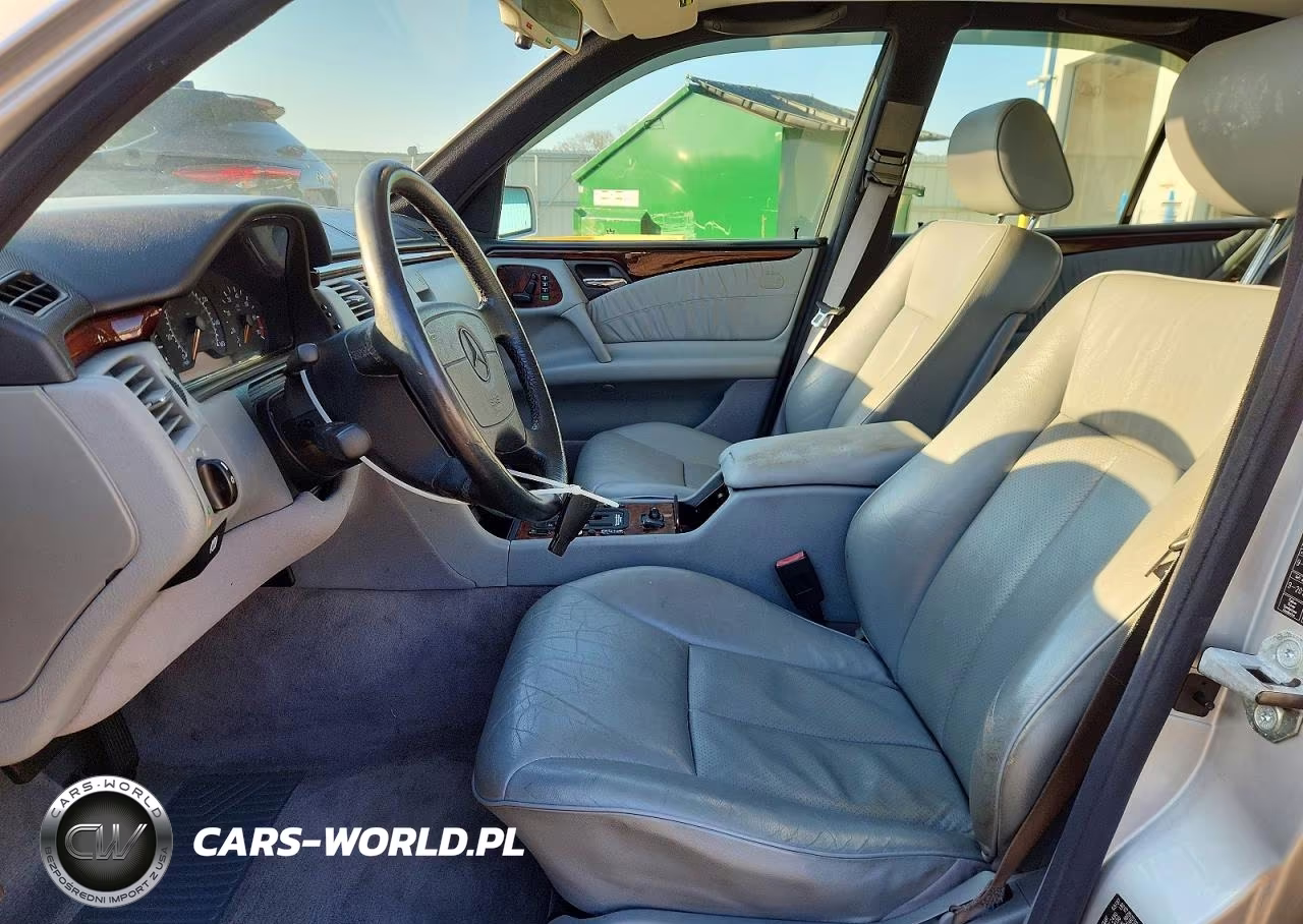 1998 Mercedes-Benz E 320 VIN:WDBJF65F7WA528722 - 7