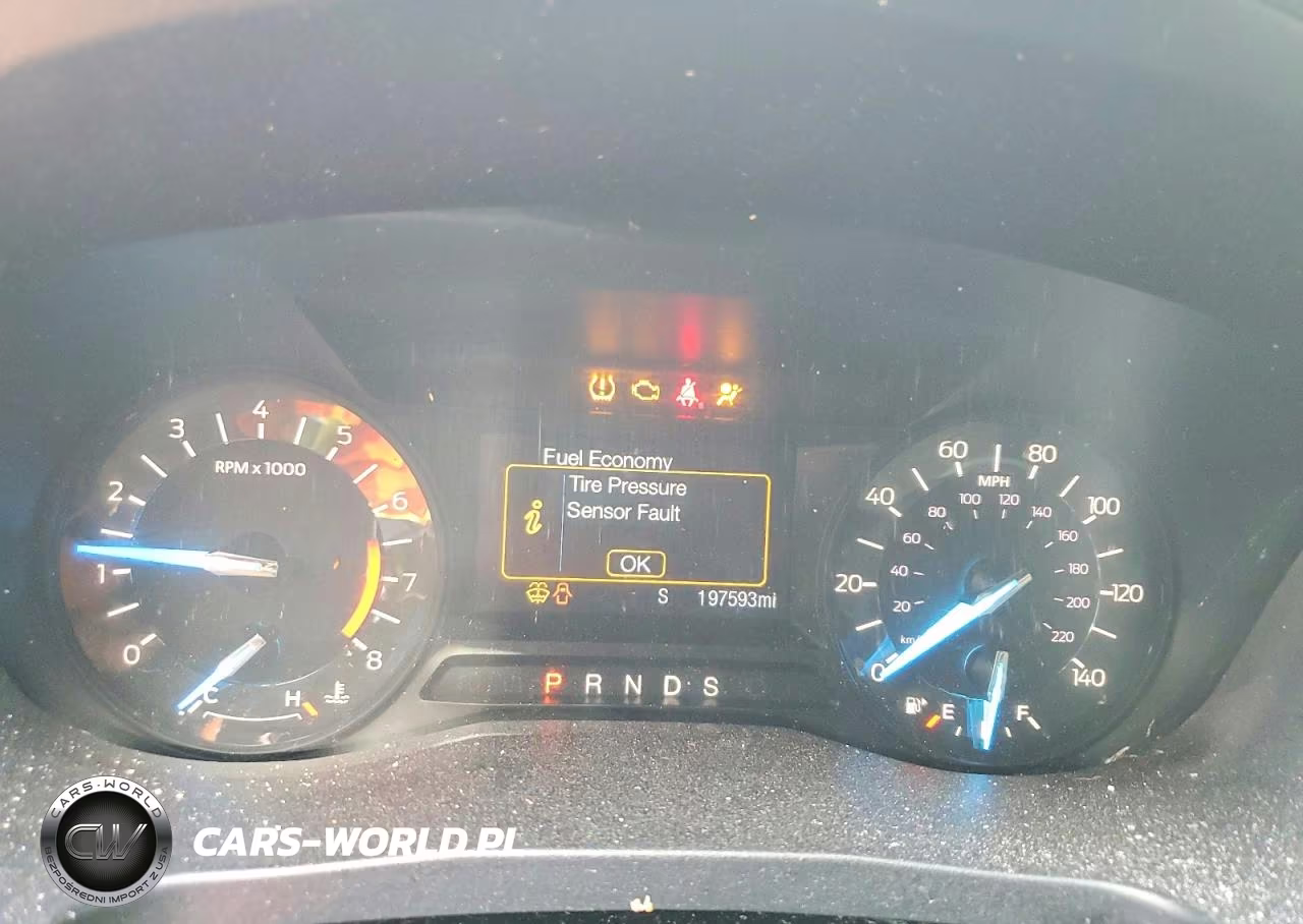 2017 Ford Explorer VIN:1FM5K7B8XHGD77543 - 9