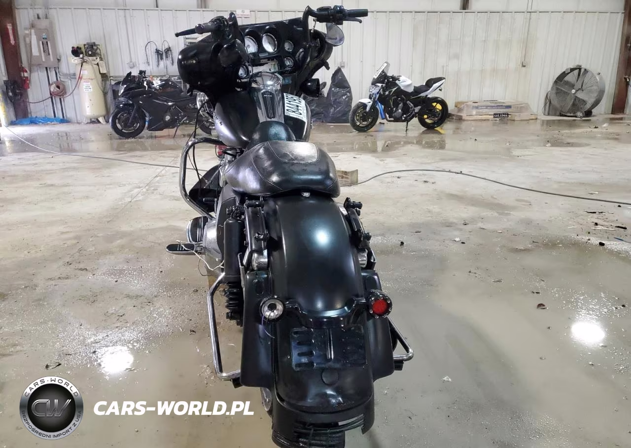 2010 Harley-Davidson Flhx VIN:1HD1KB414AB629603 - 4