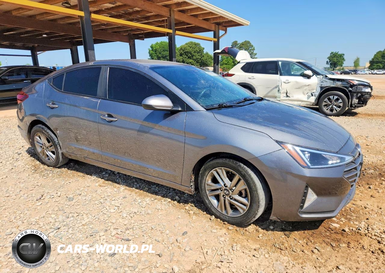 2019 Hyundai Elantra Sel VIN:5NPD84LF3KH446831 - 4
