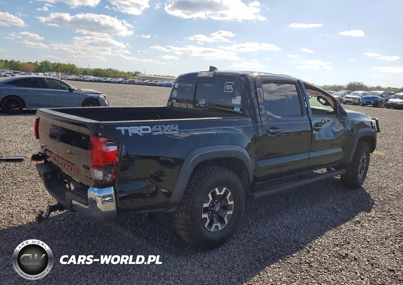 2018 Toyota Tacoma Trd Off-Road VIN:5TFCZ5ANXJX132203 - 3