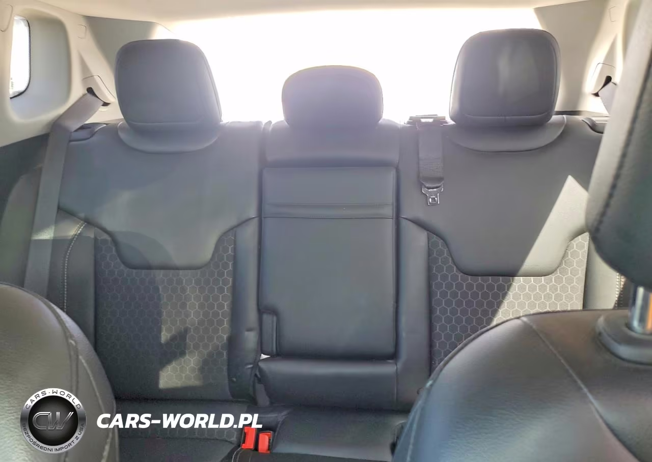 2018 Jeep Compass Latitude VIN:3C4NJDBB4JT483246 - 10