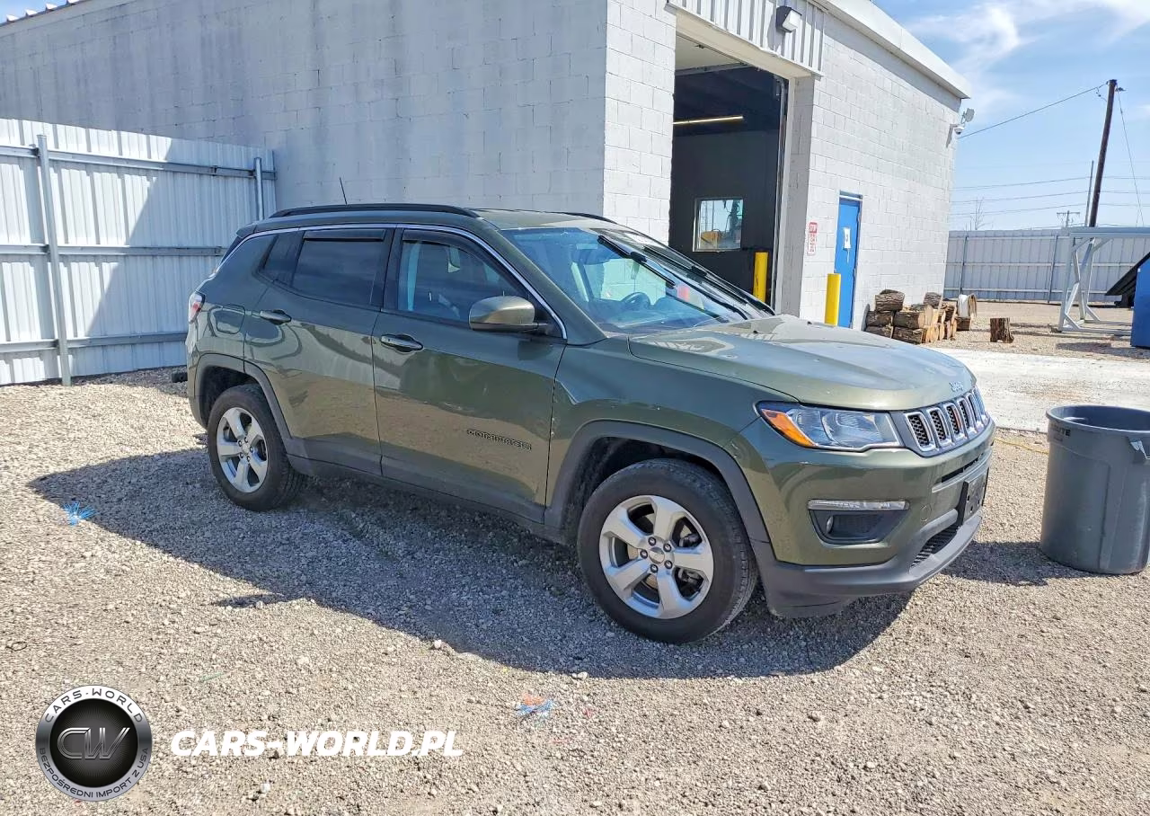 2018 Jeep Compass Latitude VIN:3C4NJDBB4JT483246 - 4