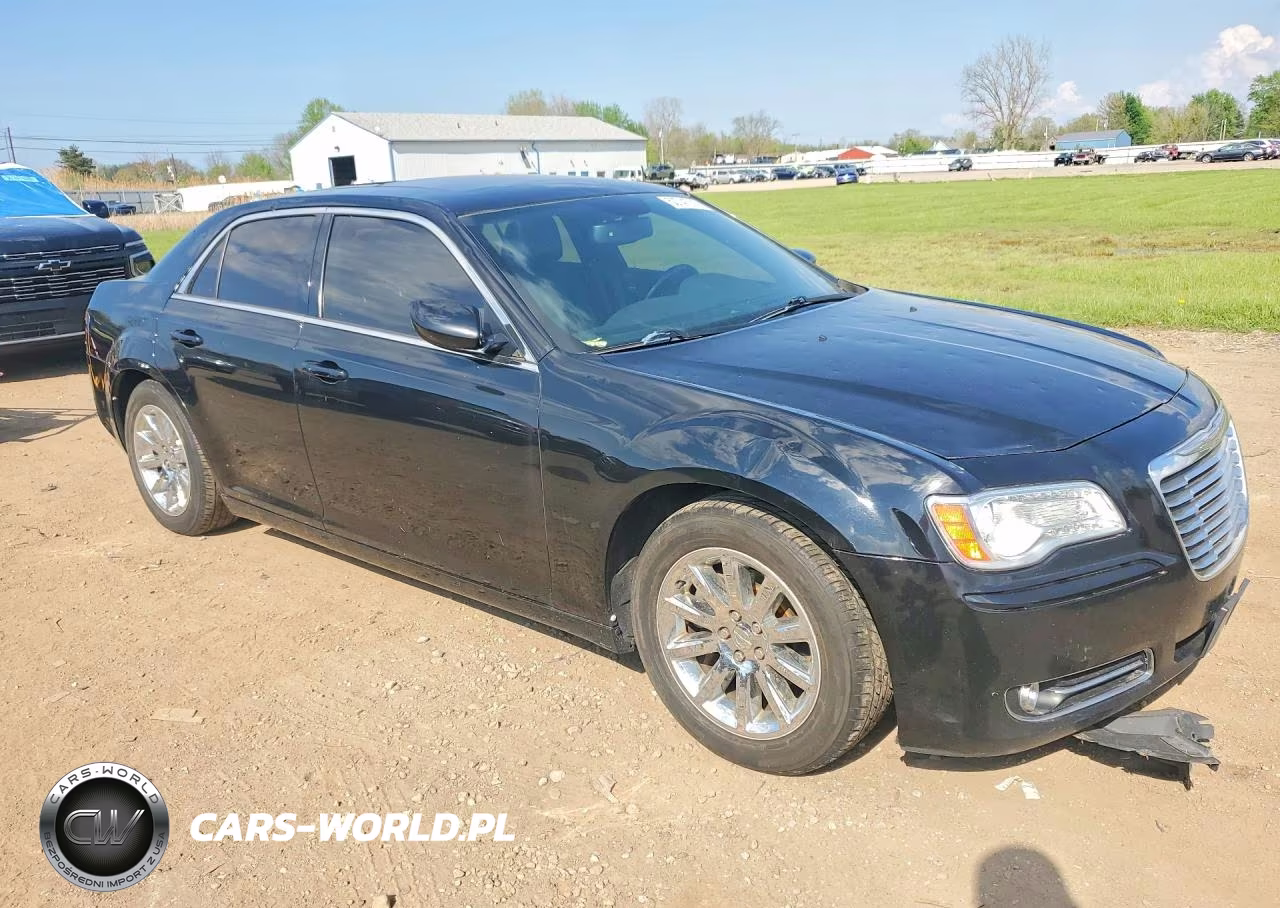 2014 Chrysler 300 VIN:2C3CCAAG3EH343334 - 4