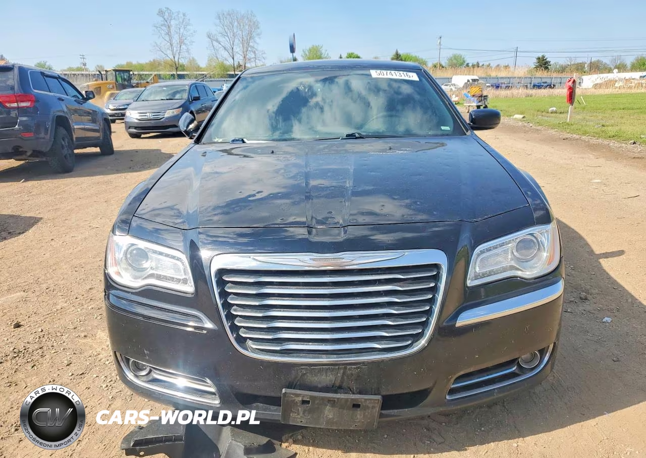 2014 Chrysler 300 VIN:2C3CCAAG3EH343334 - 5