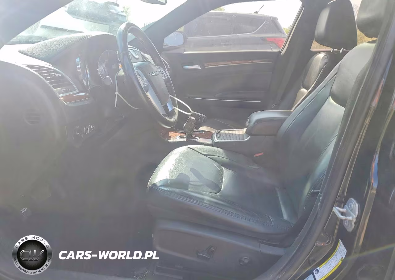 2014 Chrysler 300 VIN:2C3CCAAG3EH343334 - 7
