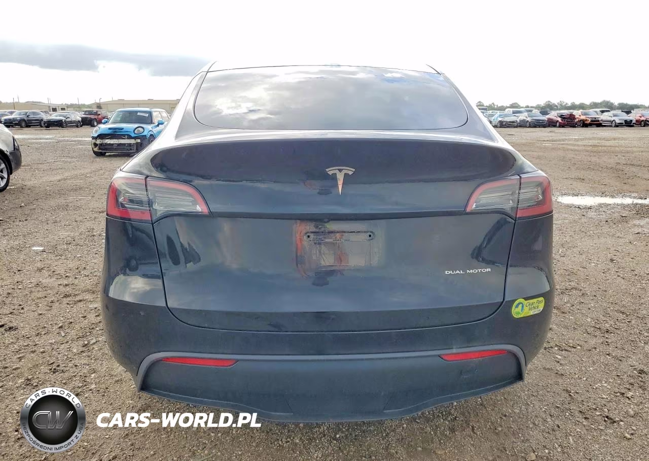 2023 Tesla Model Y VIN:7SAYGAEE5PF926823 - 6