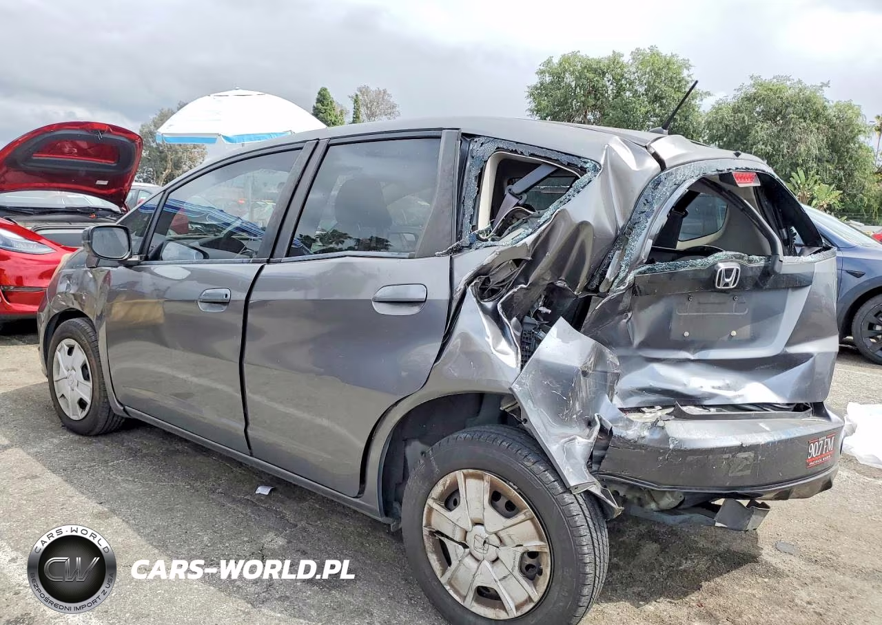 2013 Honda Fit VIN:JHMGE8H33DC050293 - 2