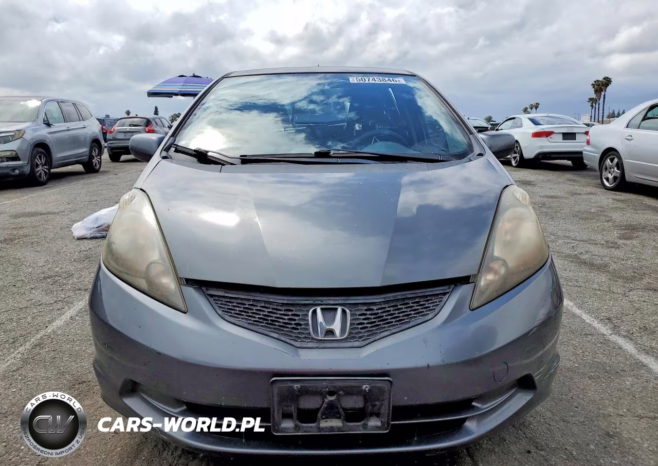 2013 Honda Fit VIN:JHMGE8H33DC050293 - 5