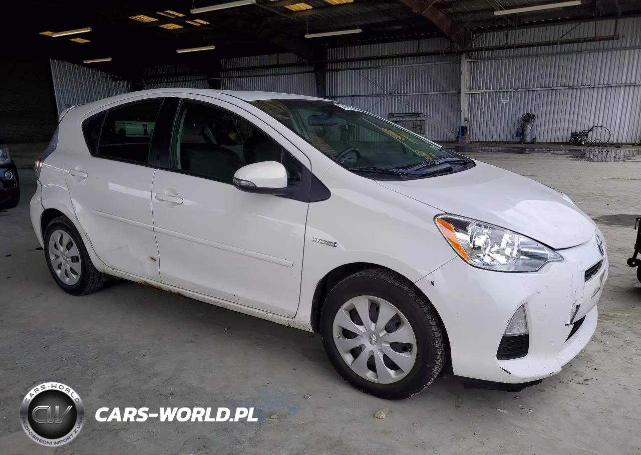 2013 Toyota Prius C Two VIN:JTDKDTB31D1542889 - 4