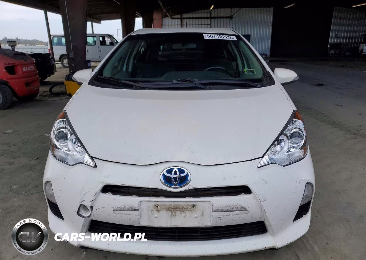 2013 Toyota Prius C Two VIN:JTDKDTB31D1542889 - 5
