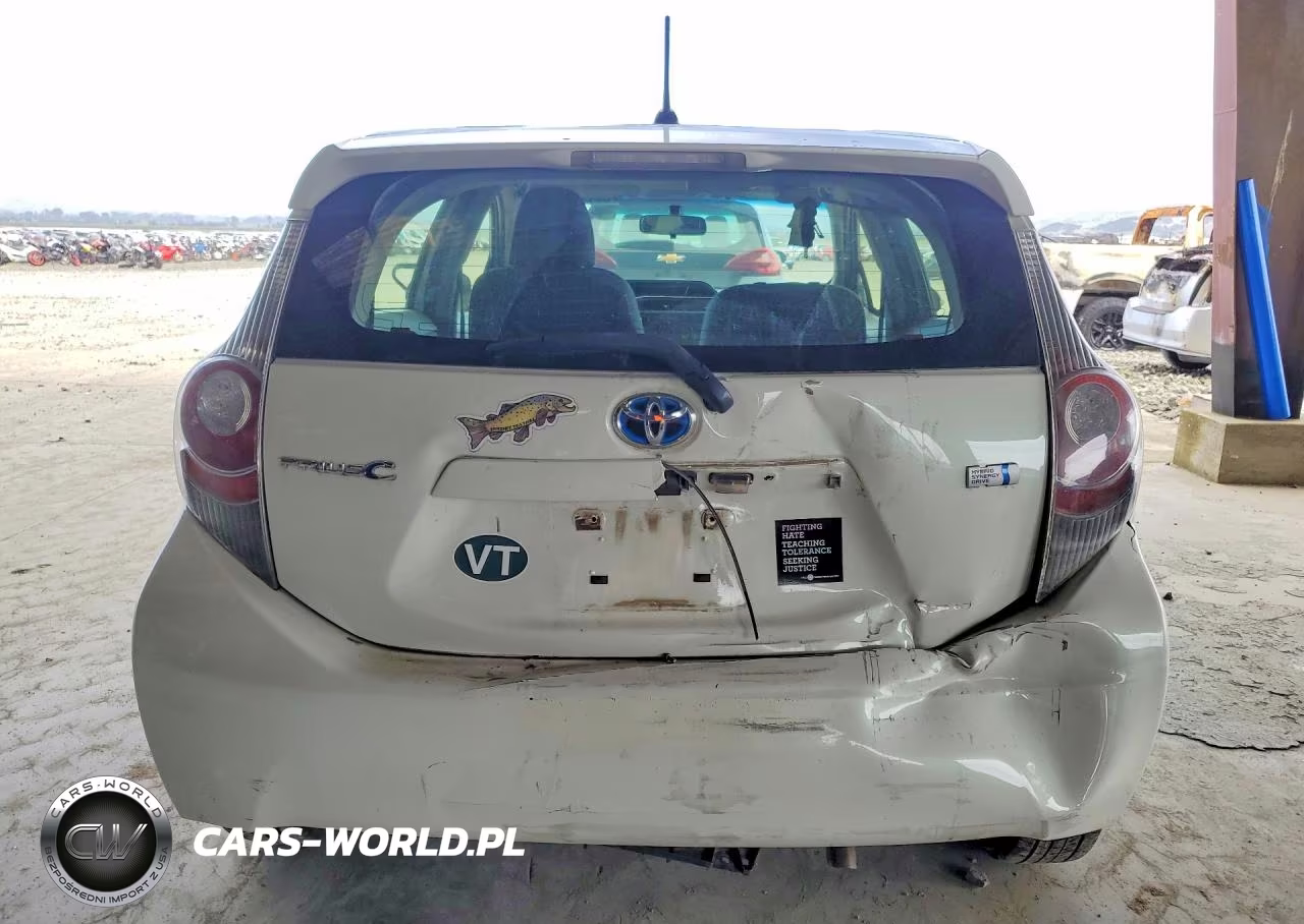 2013 Toyota Prius C Two VIN:JTDKDTB31D1542889 - 6